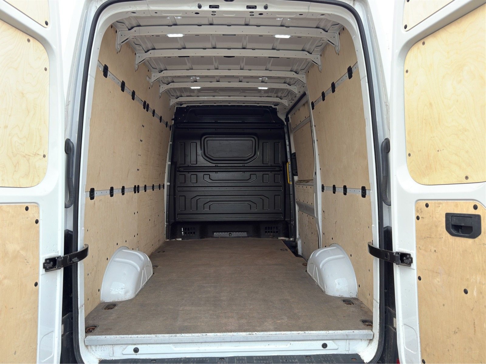 Volkswagen Crafter Kasten 35 mittel L2H2 Hochdach Parkpilot foto 11