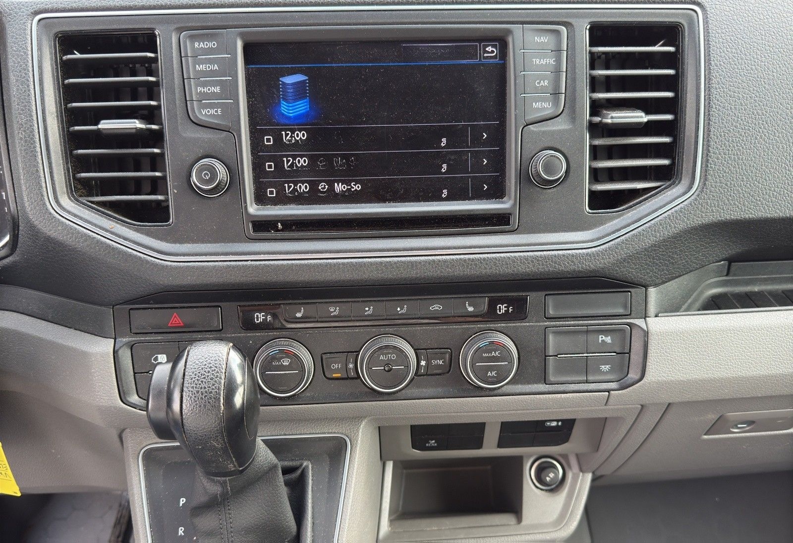 Volkswagen Crafter Kasten 35 mittel L2H2 Hochdach Parkpilot foto 21