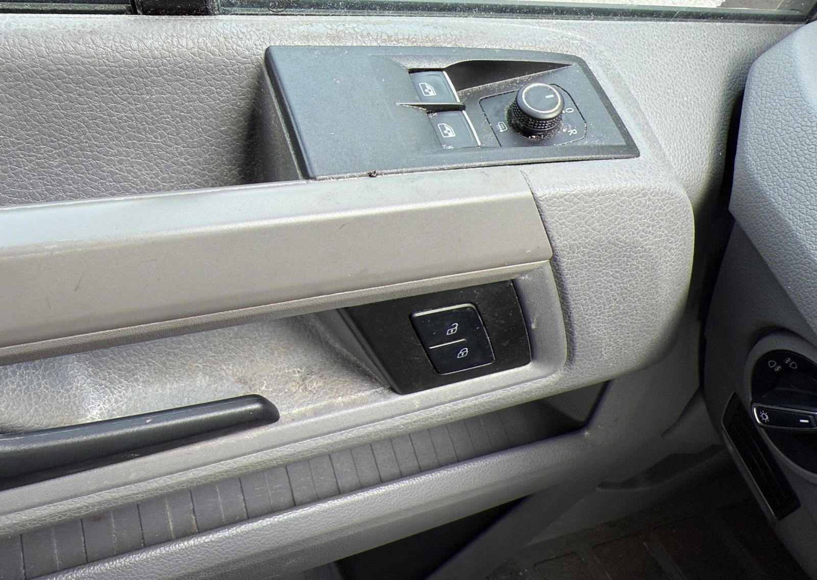 Volkswagen Crafter Kasten 35 mittel L2H2 Hochdach Parkpilot foto 24