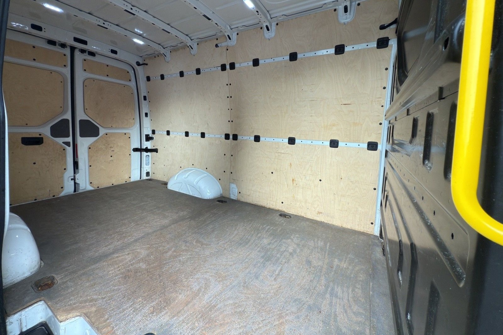 Volkswagen Crafter Kasten 35 mittel L2H2 Hochdach Parkpilot foto 10