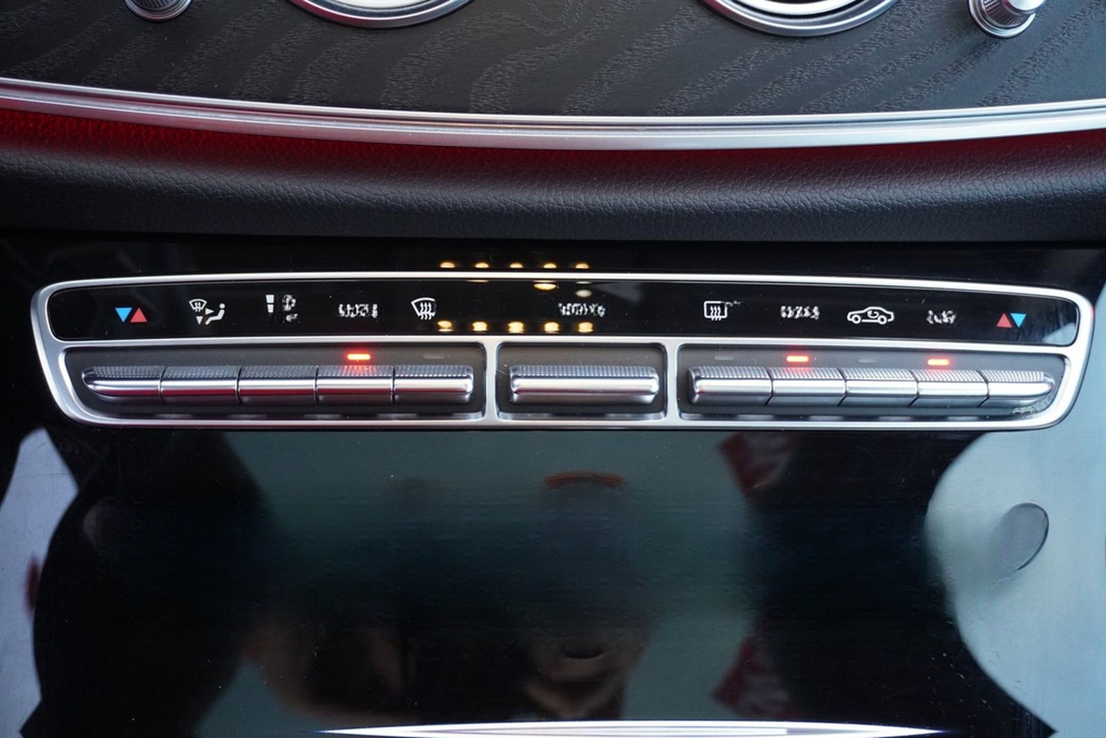 Mercedes-Benz E300 9G-Tronic 360° AHK Panorama PDC Keyless-Go foto 31