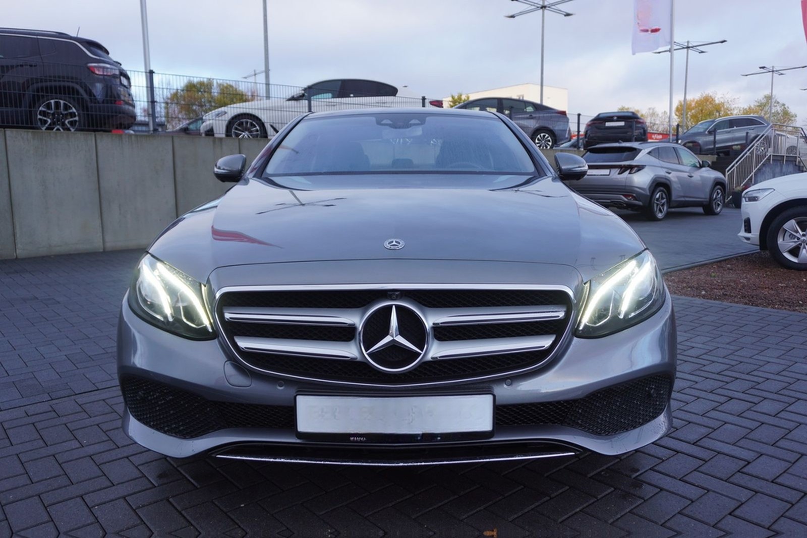 Mercedes-Benz E300 9G-Tronic 360° AHK Panorama PDC Keyless-Go foto 7