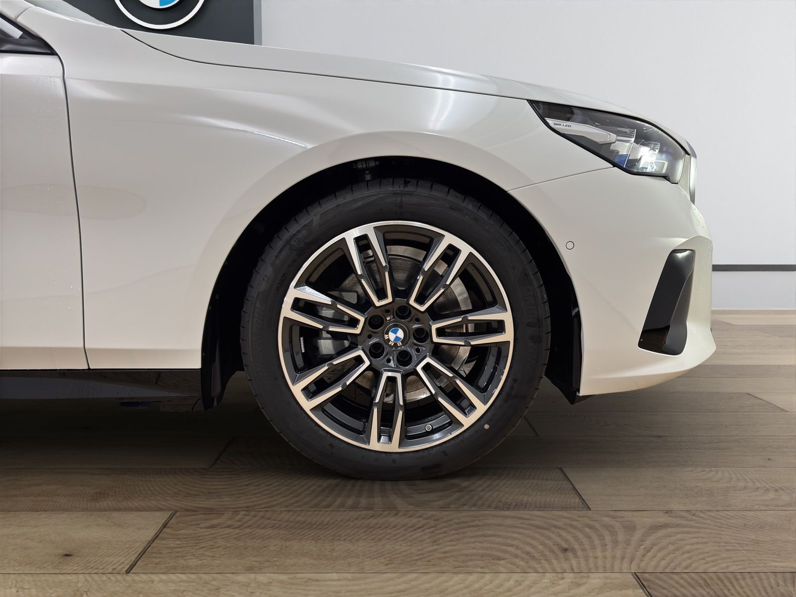 BMW 520d xDrive Touring [M Sport, AHK, ACC, RFK] foto 3