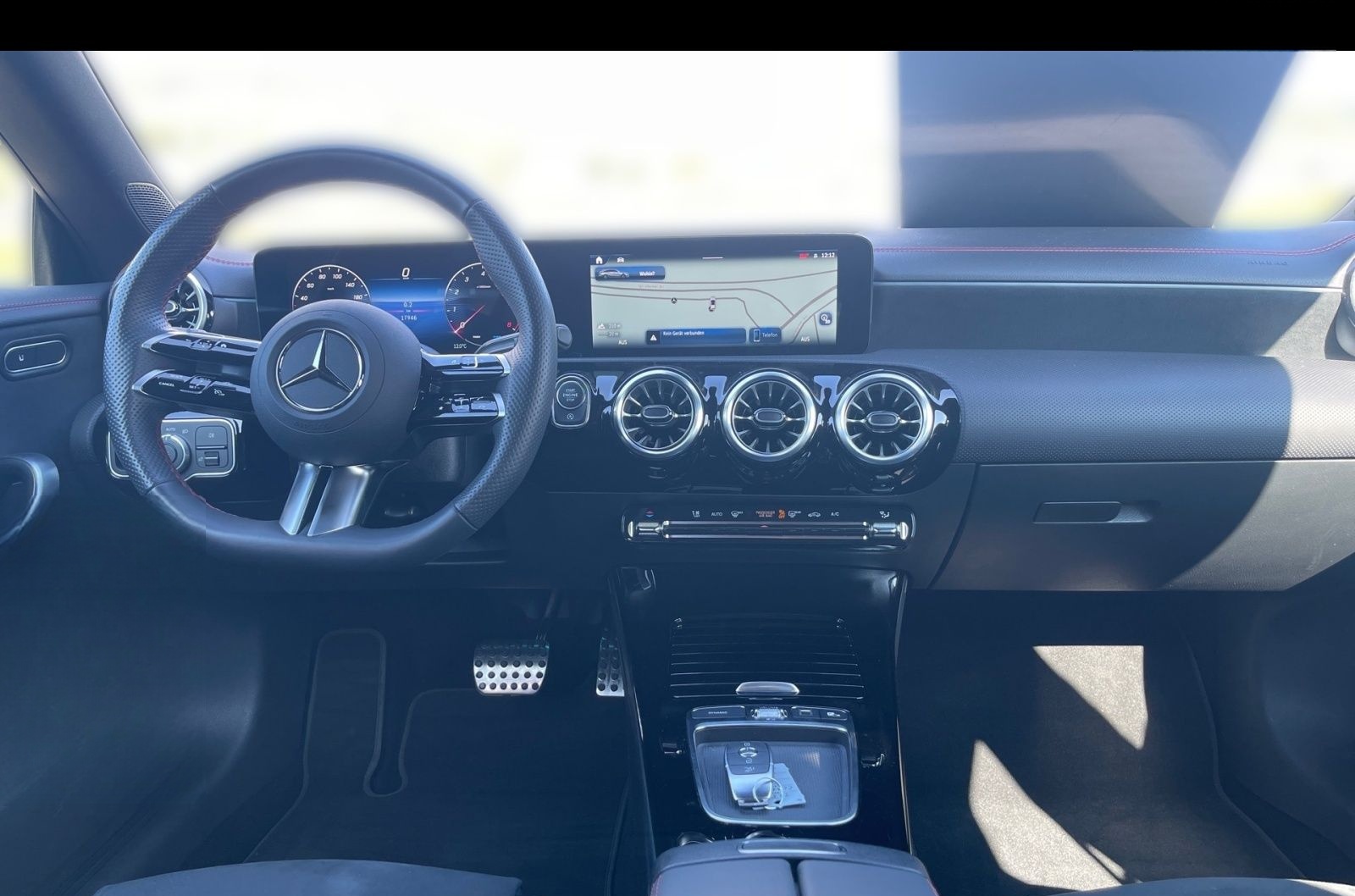 Mercedes-Benz CLA 200 Shooting Brake AMG Line*Keyless-Go*MBUX foto 11