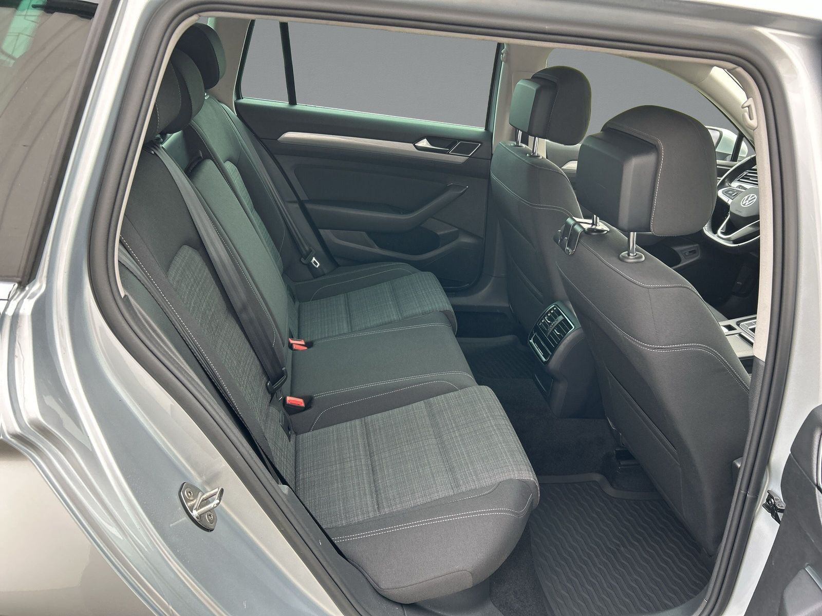 Volkswagen Passat Variant 2.0 TDI Business DSG+LED+KAMERA foto 12
