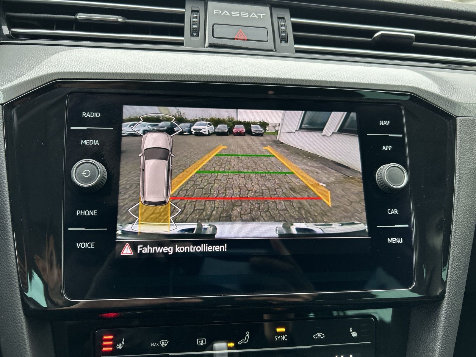 Volkswagen Passat Variant 2.0 TDI Business DSG+LED+KAMERA foto 22