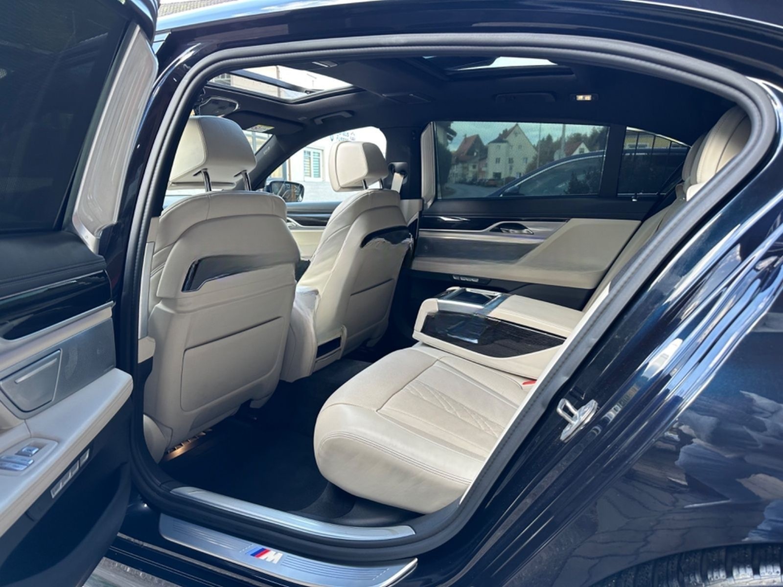 BMW 750Li xDrive MPaket Laser 360°Pano HUD NightvB&W foto 13