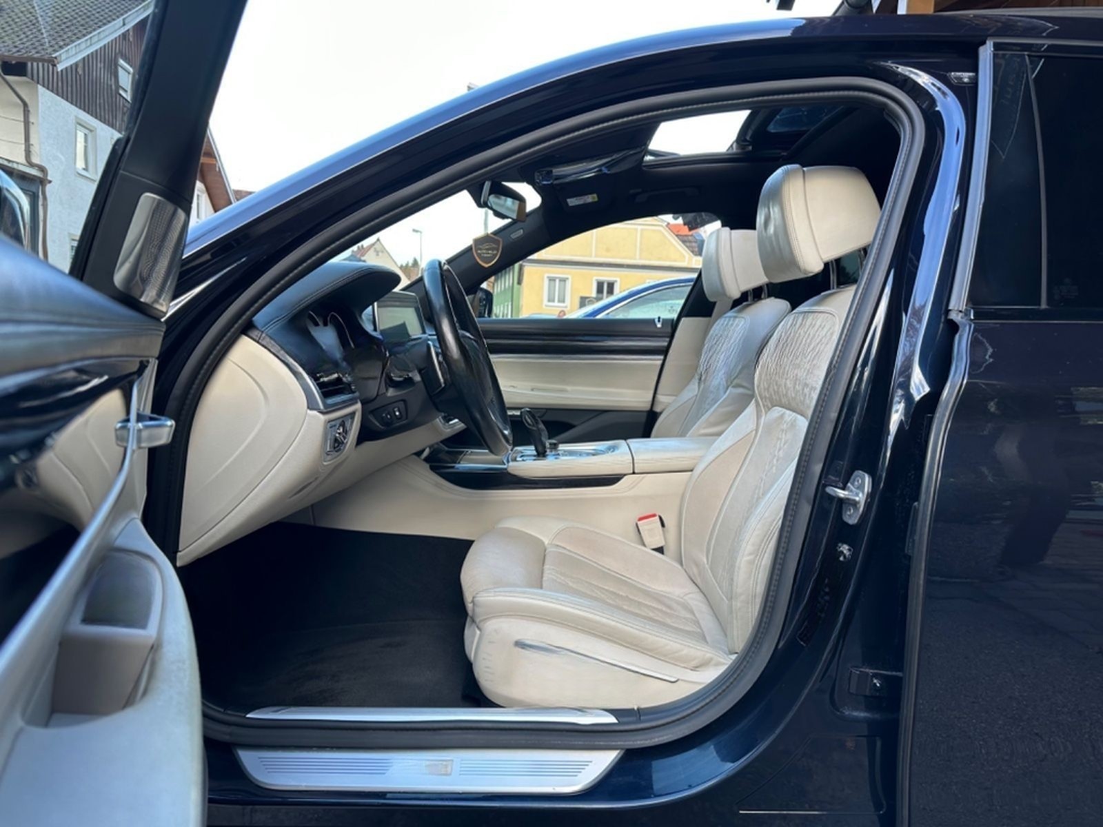 BMW 750Li xDrive MPaket Laser 360°Pano HUD NightvB&W foto 10