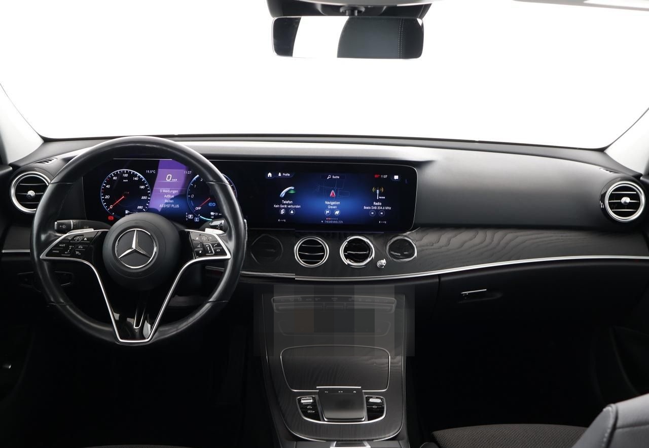 Mercedes-Benz E 300 de Avantgarde Night MBUX Widescreen Pano foto 10