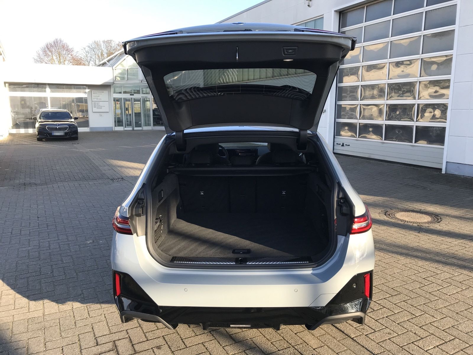 BMW 520d xDrive M Sportpaket HK HiFi DAB LED RFK foto 24