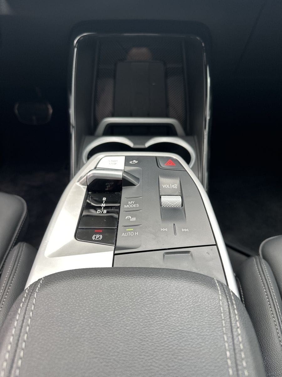 BMW iX1 xDrive30 M-Sport NAV+LED+ACC+KAMERA+PANO foto 16