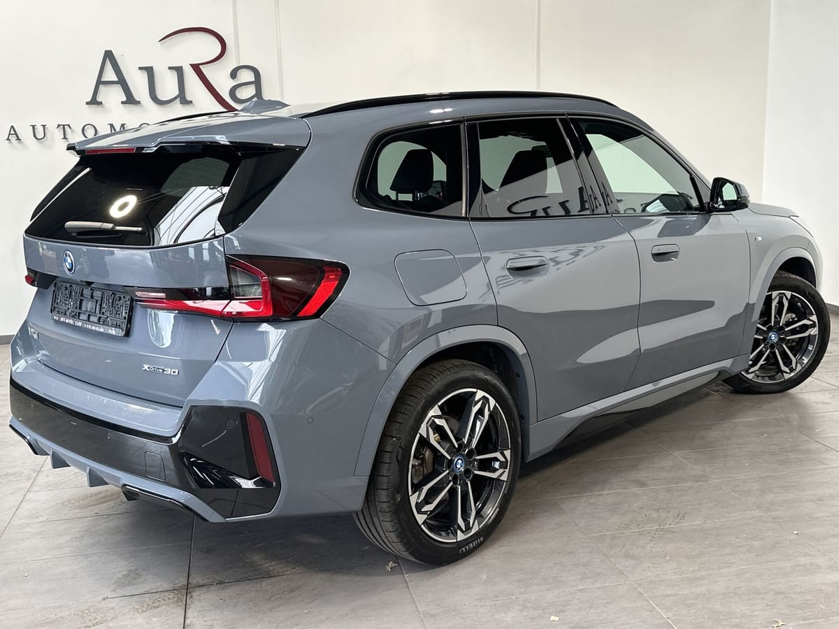 BMW iX1 xDrive30 M-Sport NAV+LED+ACC+KAMERA+PANO foto 4