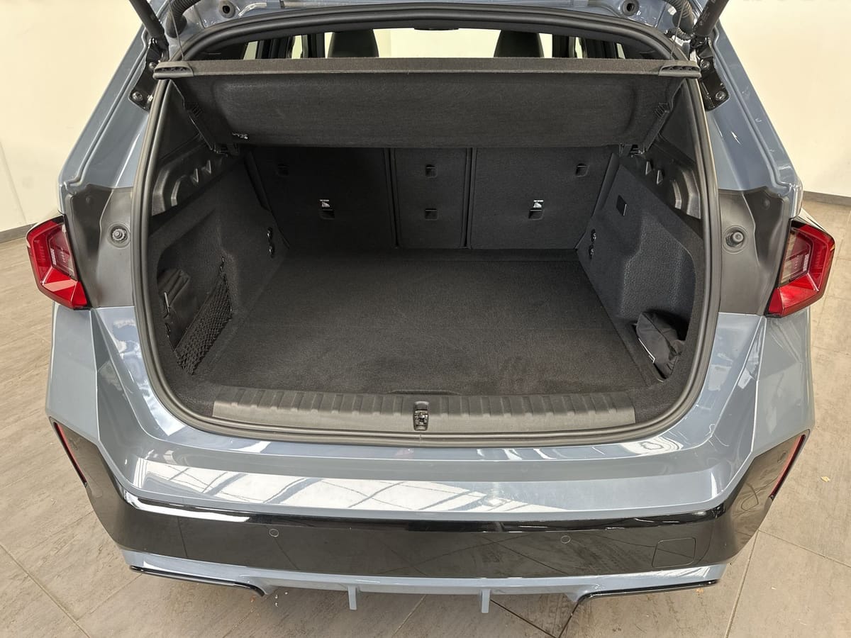 BMW iX1 xDrive30 M-Sport NAV+LED+ACC+KAMERA+PANO foto 8