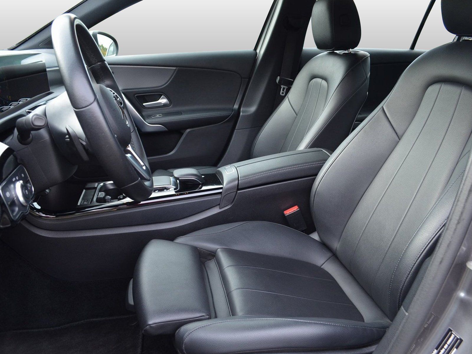 Mercedes-Benz A 220 NAVI PREMIUM + RFK + MBUX  + PARK ASSIST foto 11