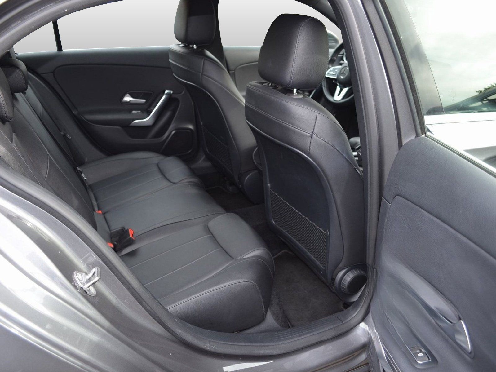 Mercedes-Benz A 220 NAVI PREMIUM + RFK + MBUX  + PARK ASSIST foto 13