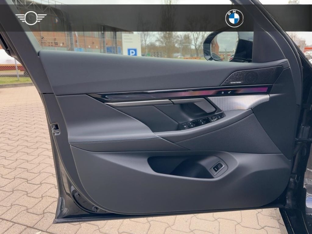 BMW 520 d Lim M Sport Alcantara Park-Assist HiFi-H&K foto 16