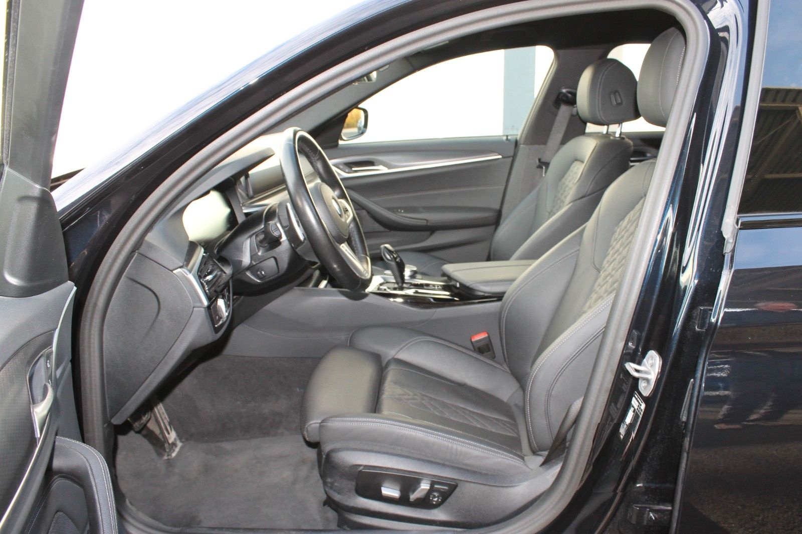 BMW 530xd Touring M-Sport NAV, ad.LED, ACC, AHK, 19" foto 11
