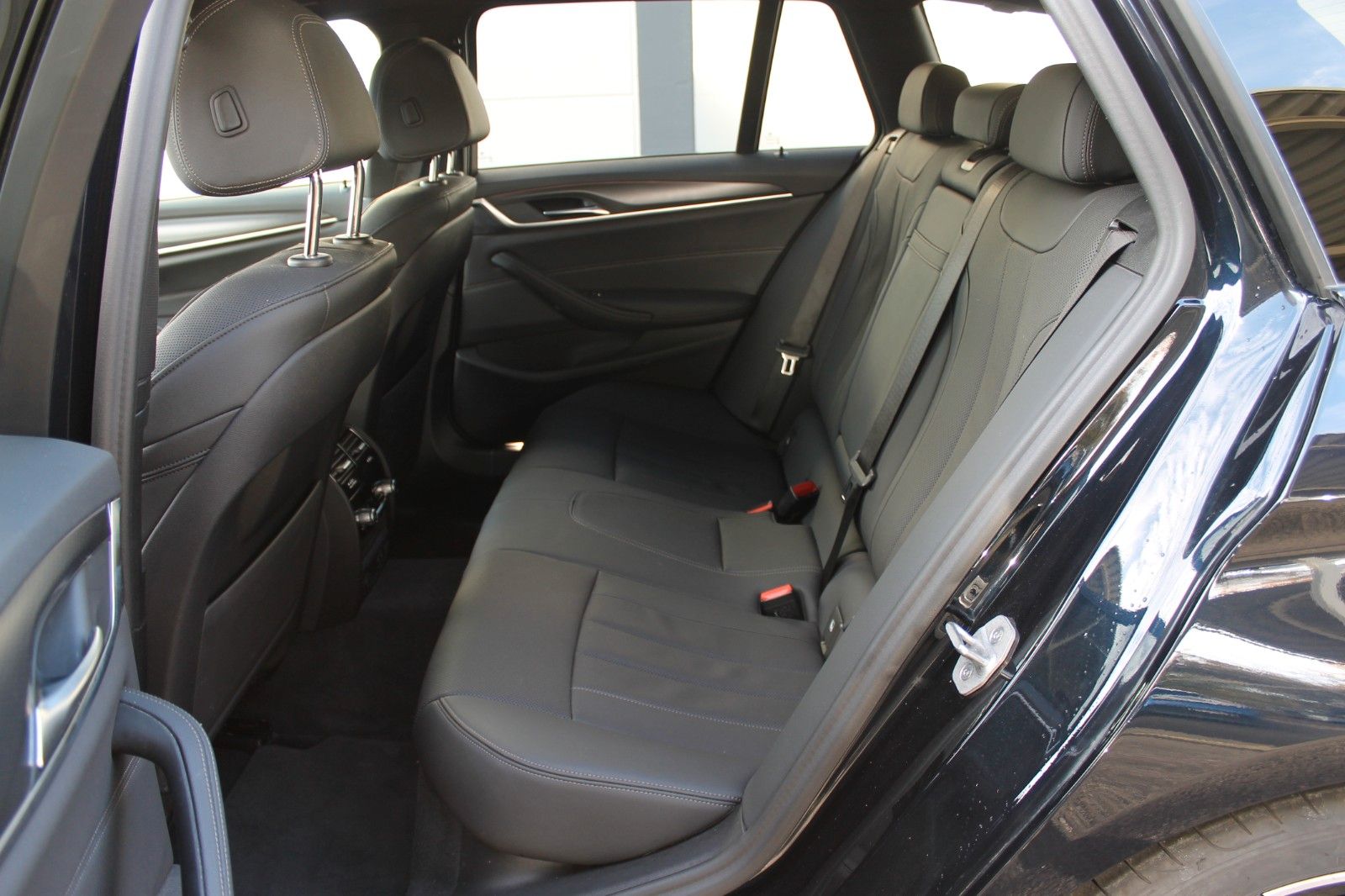 BMW 530xd Touring M-Sport NAV, ad.LED, ACC, AHK, 19" foto 12
