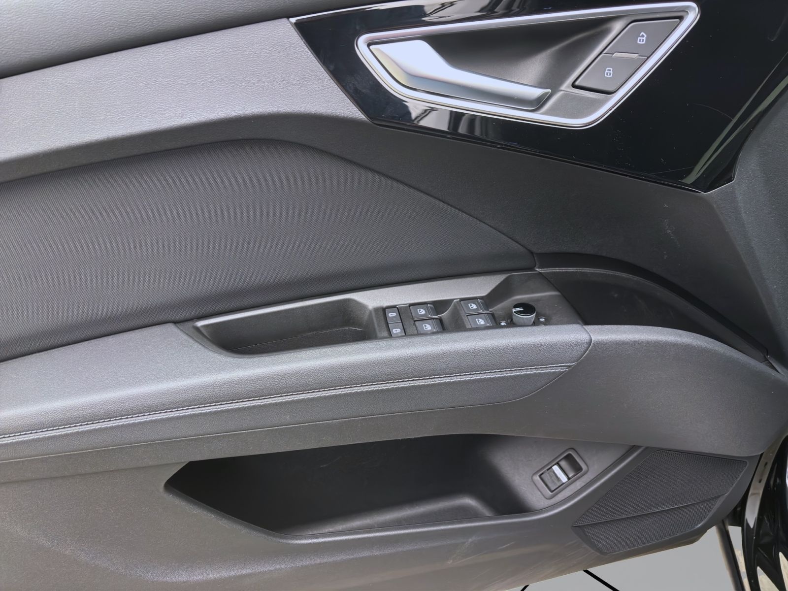 Audi Q4 Sportback 35 e-tron S LINE NAVI+ PDC MATRIX L foto 10
