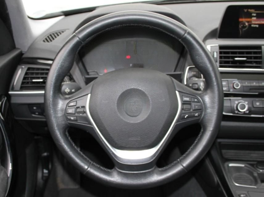 BMW 120i 1.6 Sport-Line Autom. Schiebedach LED Navi foto 14