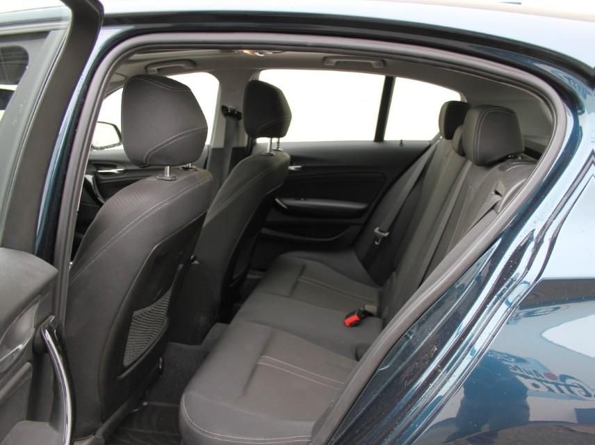 BMW 120i 1.6 Sport-Line Autom. Schiebedach LED Navi foto 7