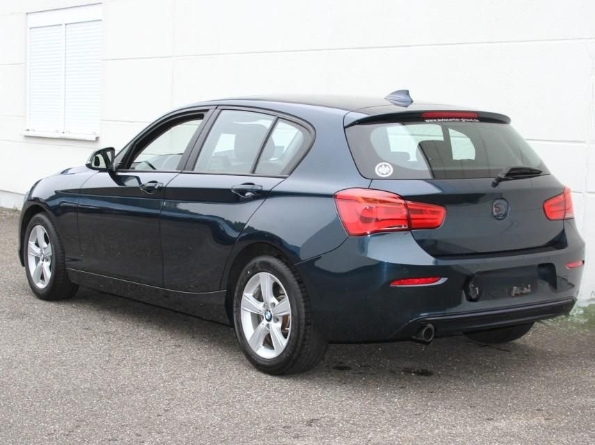 BMW 120i 1.6 Sport-Line Autom. Schiebedach LED Navi foto 9