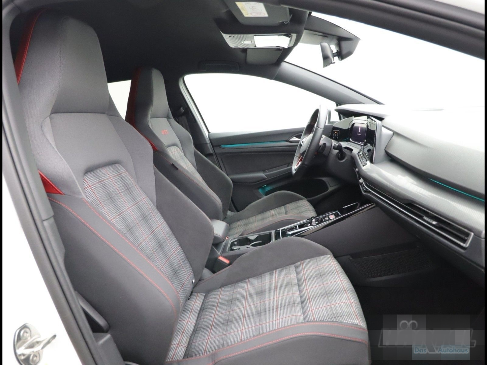 Volkswagen GOLF 8 GTI 2.0 TSI DSG (+NAVI+AUTOMATIK) LED foto 6