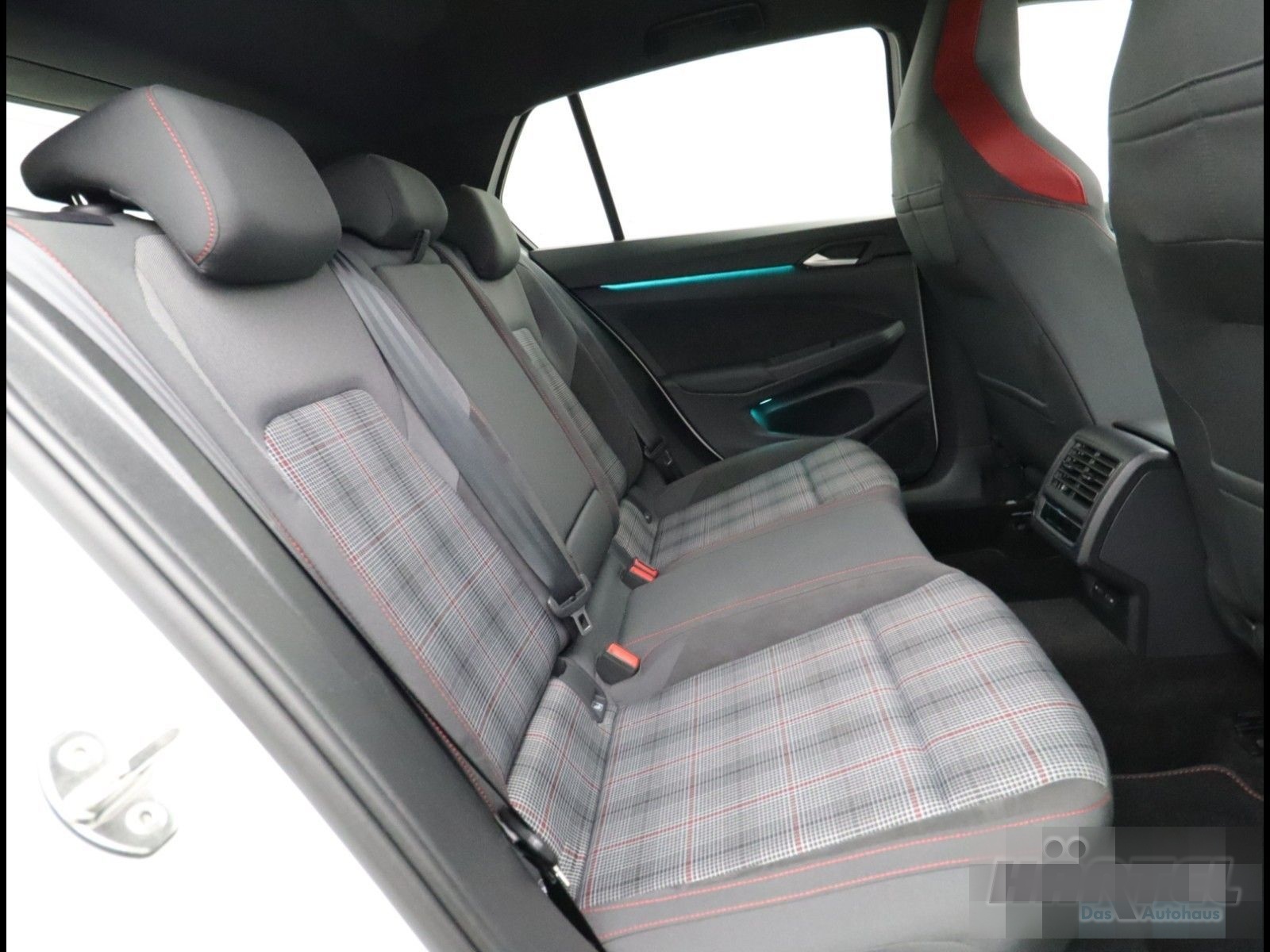 Volkswagen GOLF 8 GTI 2.0 TSI DSG (+NAVI+AUTOMATIK) LED foto 7