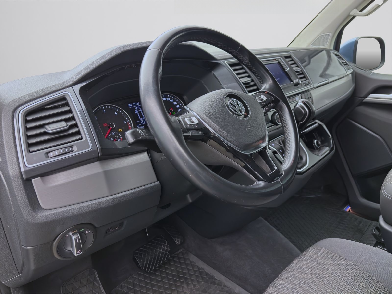 Volkswagen T6 Multivan 2.0 TDI DSG COMFORTLINE AHK ACC NAVI foto 12