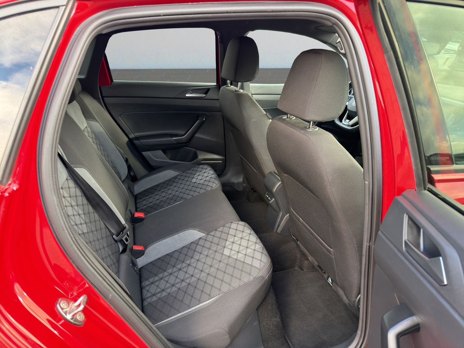 Volkswagen Taigo 1.0 TSI DSG R-Line ACC Matrix BEATS 18RFK foto 12