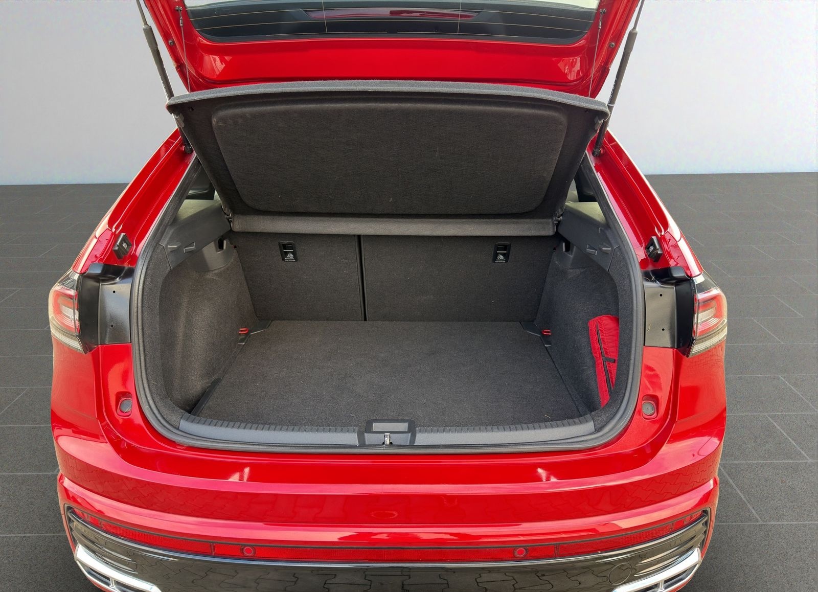 Volkswagen Taigo 1.0 TSI DSG R-Line ACC Matrix BEATS 18RFK foto 19