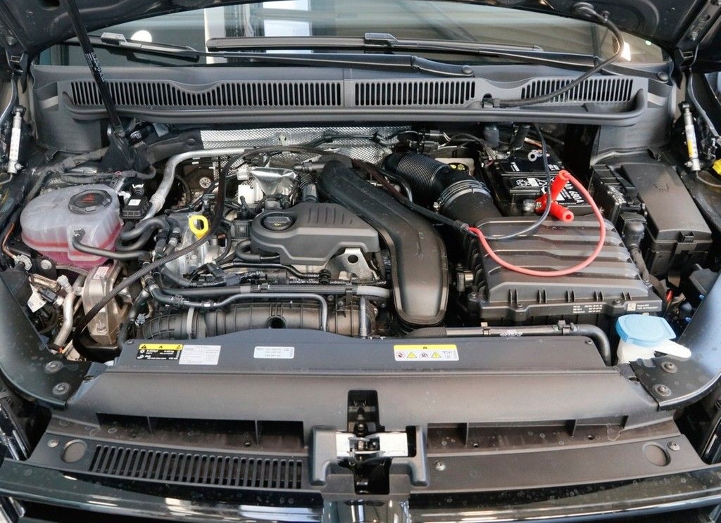 Volkswagen Touran Highline 1.5 TSI OPF 7-Gang-DSG foto 7