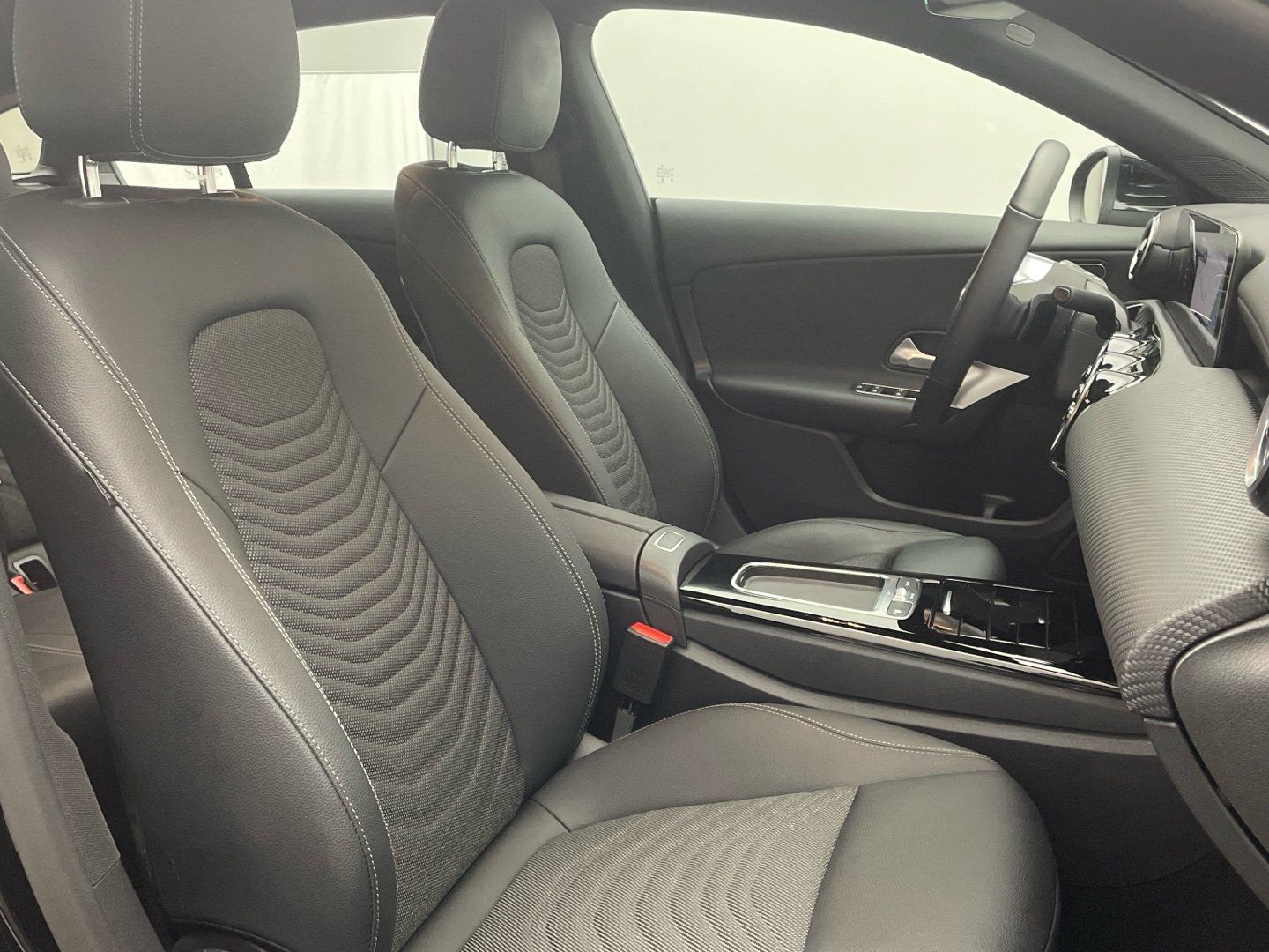 Mercedes-Benz CLA 180 SB Rückfahrkamera Spiegel-Paket MBUX LED foto 13
