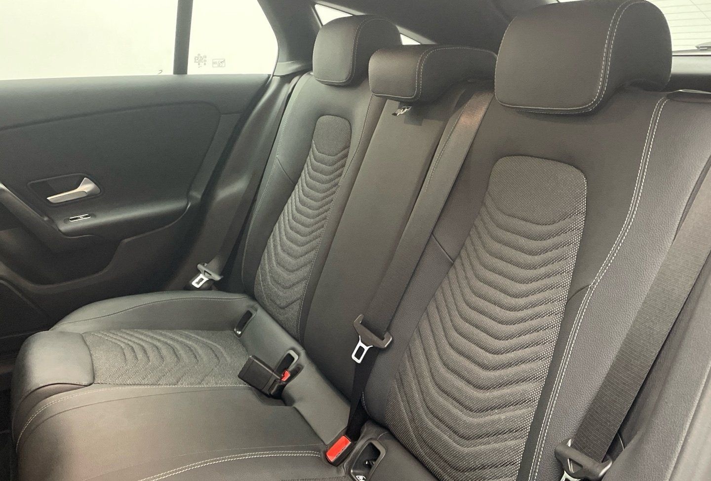 Mercedes-Benz CLA 180 SB Rückfahrkamera Spiegel-Paket MBUX LED foto 14