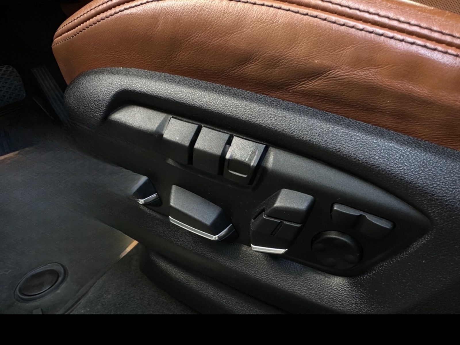 BMW X6 xDrive 35i M / HEAD UP - LEDER - SSD - KAMERA foto 13