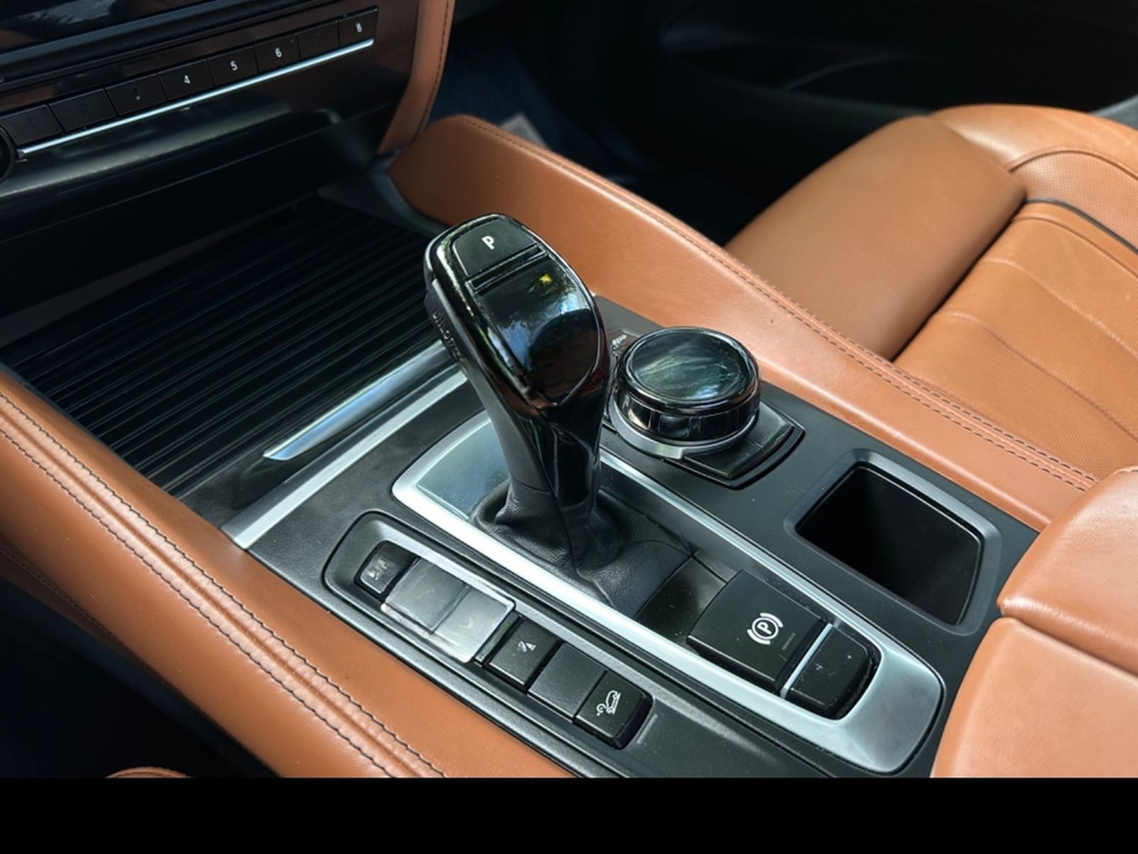 BMW X6 xDrive 35i M / HEAD UP - LEDER - SSD - KAMERA foto 10