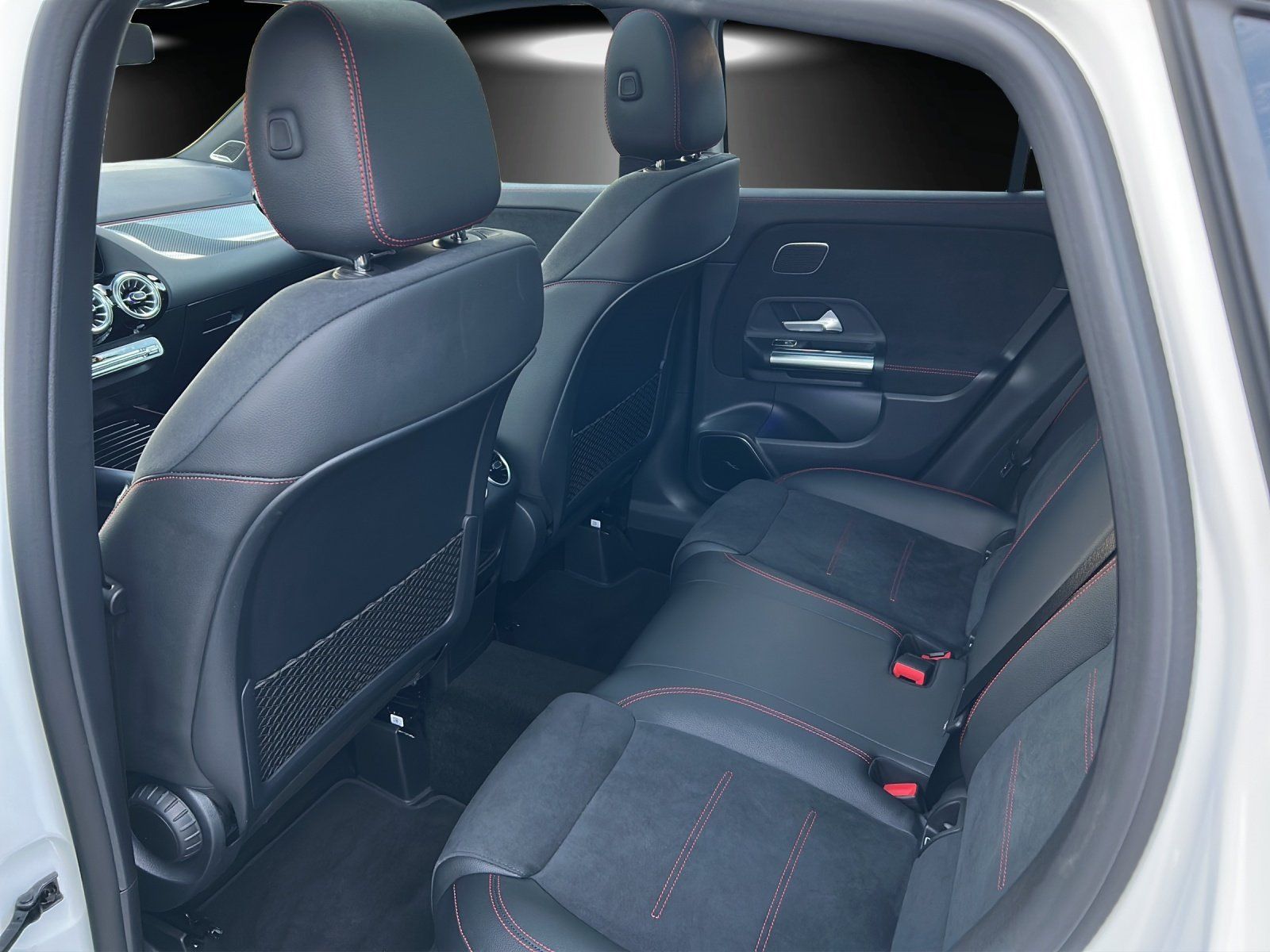 Mercedes-Benz GLA250 4M AMG Pano DISTRO Standhz AHK Burme MLED foto 8