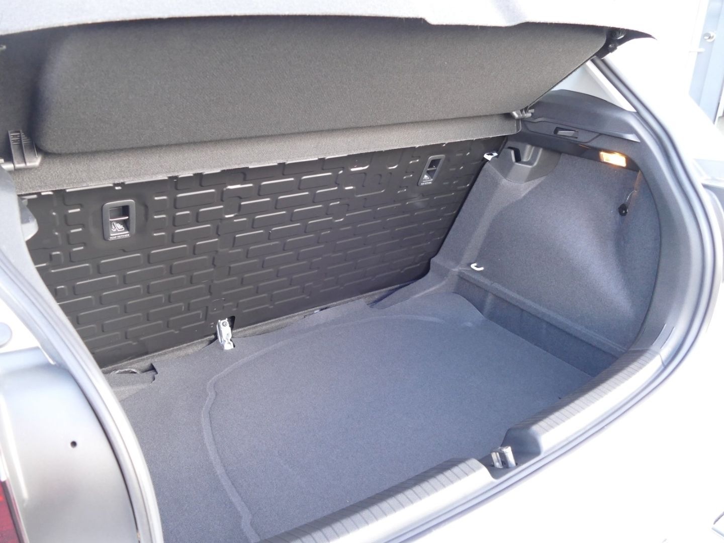 Volkswagen Polo VI 1.0 MPI 59kW Facelift KLIMA LED SHZ PDC foto 6