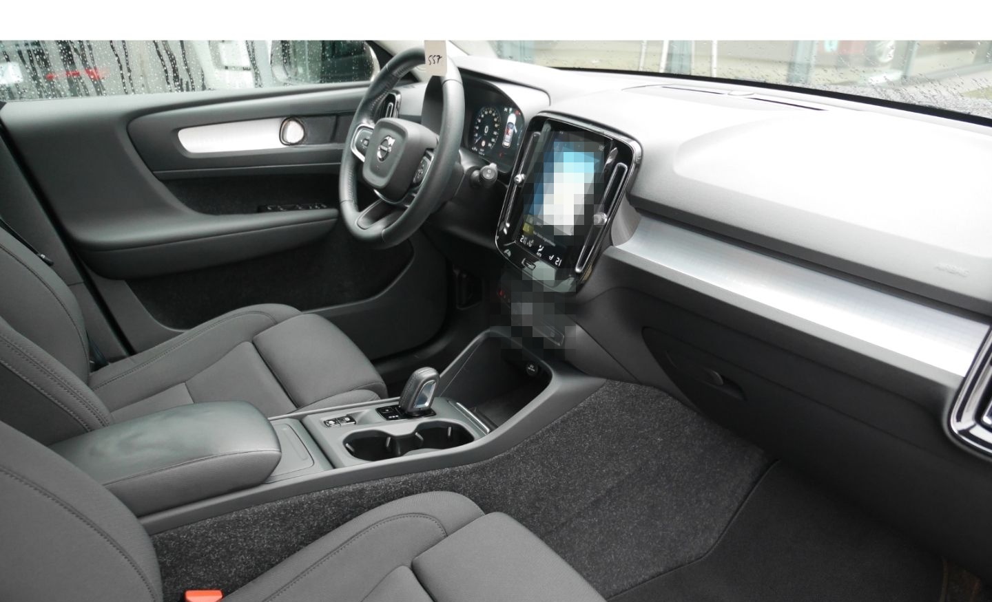 Volvo XC40 T3 MOMENTUM PRO GEARTRONIC Navi Digitales C foto 5