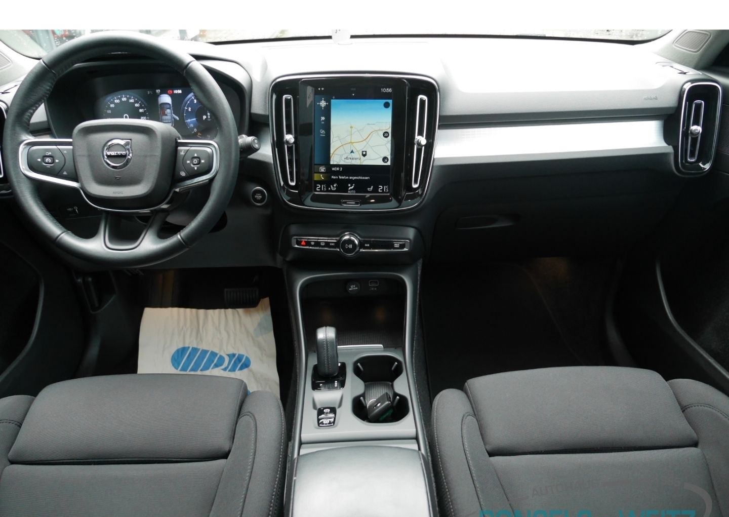 Volvo XC40 T3 MOMENTUM PRO GEARTRONIC Navi Digitales C foto 7