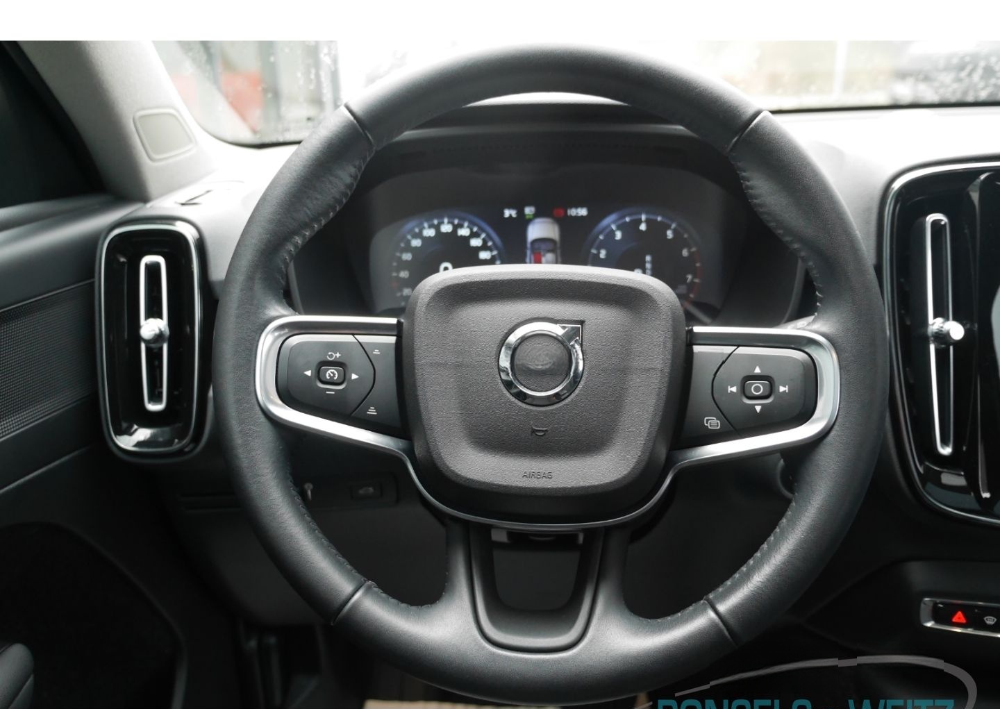 Volvo XC40 T3 MOMENTUM PRO GEARTRONIC Navi Digitales C foto 9