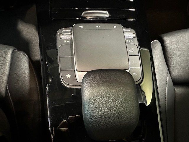 Mercedes-Benz A 250 e Progressive LED/Parktr/MBUX/DAB/Tempo/17 foto 8