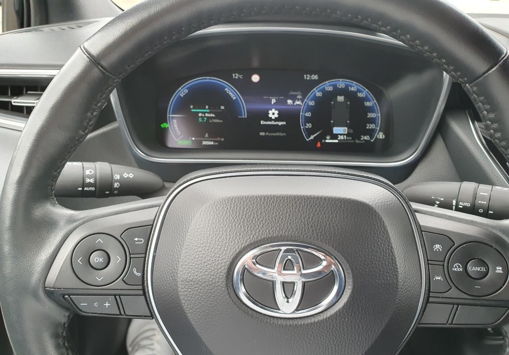 Toyota Corolla 1.8 Hybrid TS Team D mit Technik-Paket foto 11