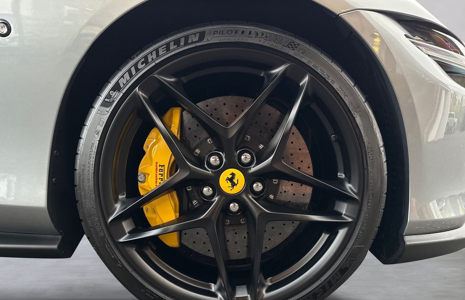 Ferrari Roma Spider *LED-Scheinwerfer*20 Zoll Felge* foto 12