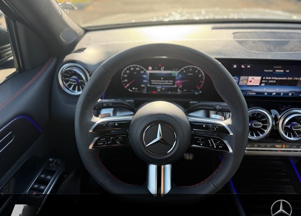 Mercedes-Benz GLB 200 AMG Sport Night Distr AHK 7 Sitzer 360 foto 14