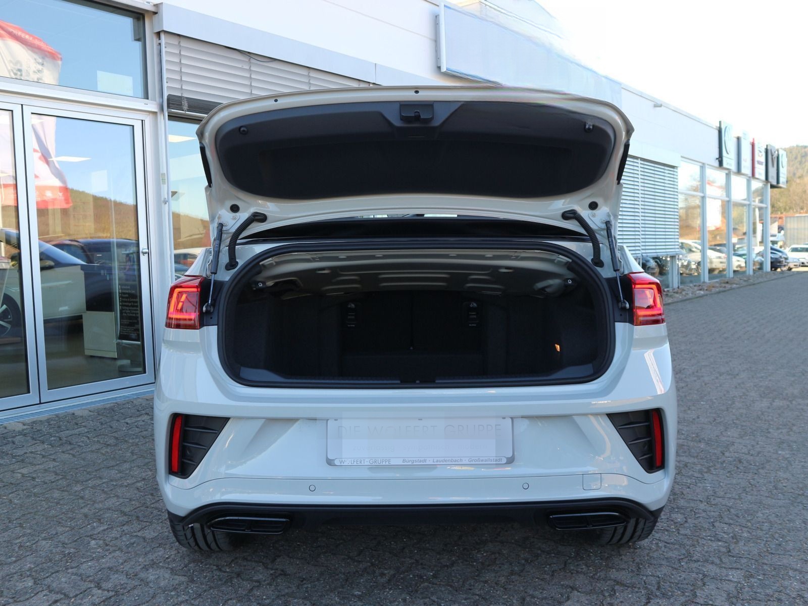 Volkswagen T-Roc Cabriolet R-Line Edition Karmann PLUS 1.5 foto 10