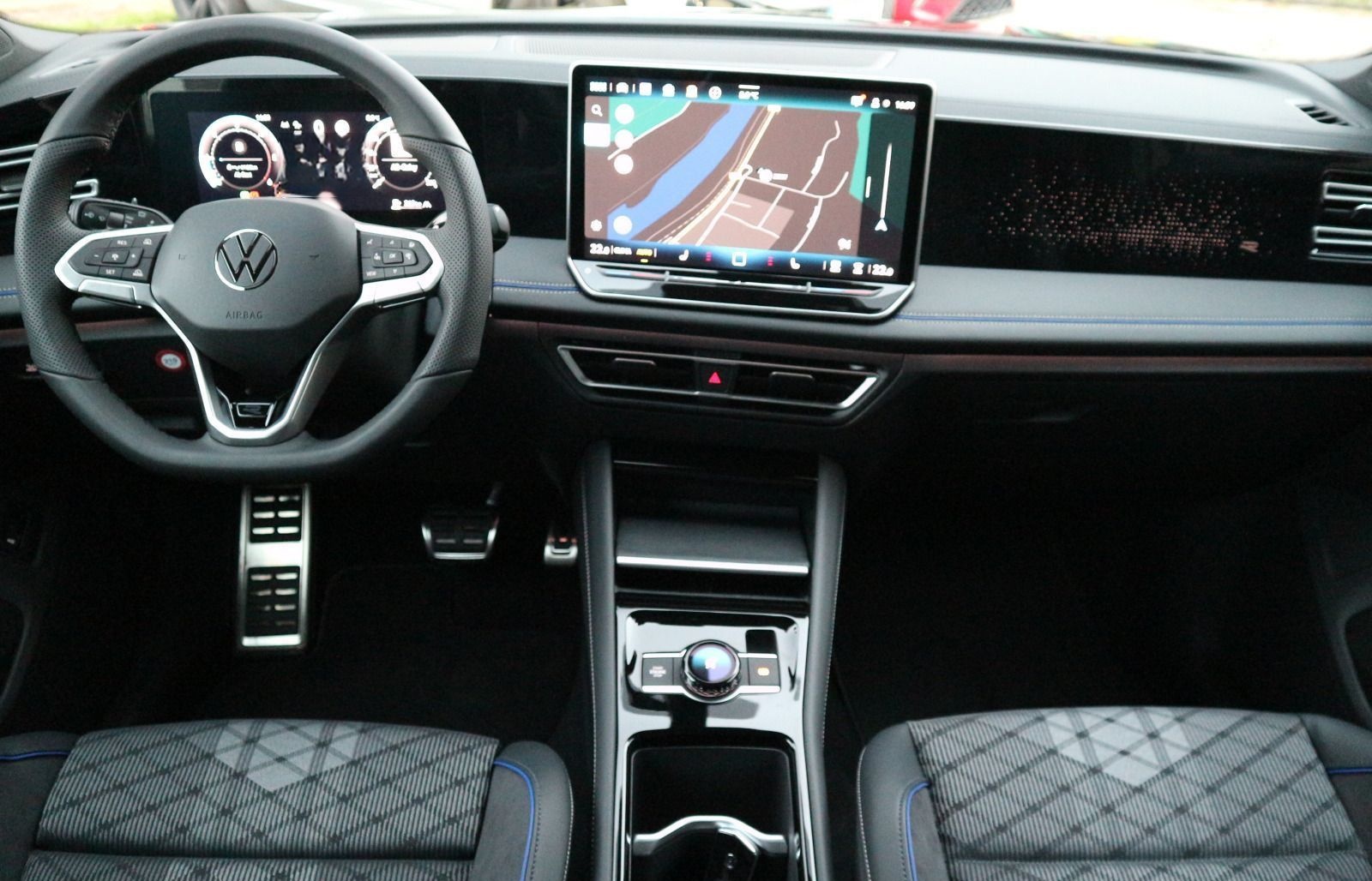 Volkswagen Tiguan R-Line 2,0 TDI SCR 4MOTION (193 PS) DSG*A foto 7