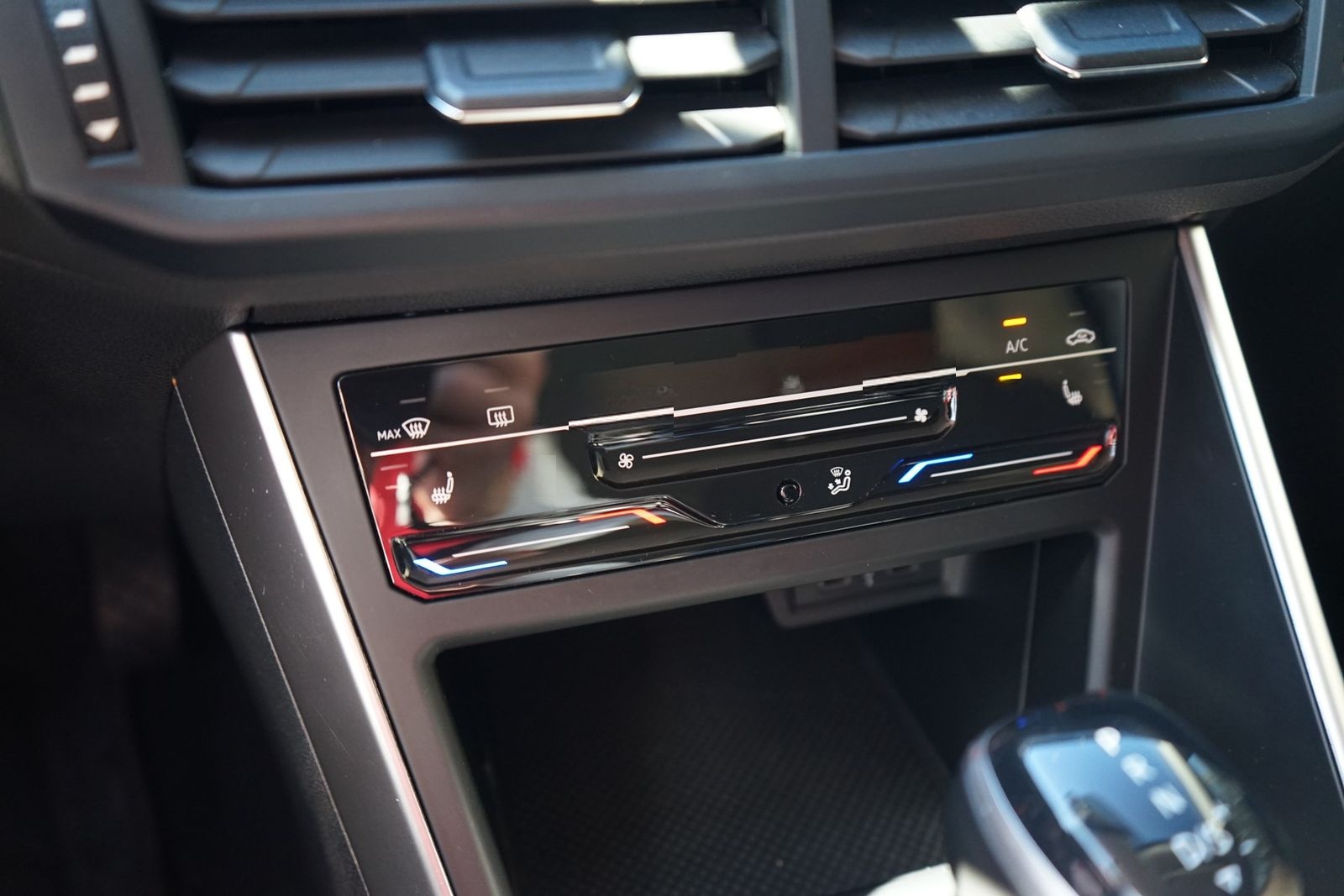 Volkswagen Polo 1.0 TSI DSG Life LED Navi Kamera ACC DAB foto 14