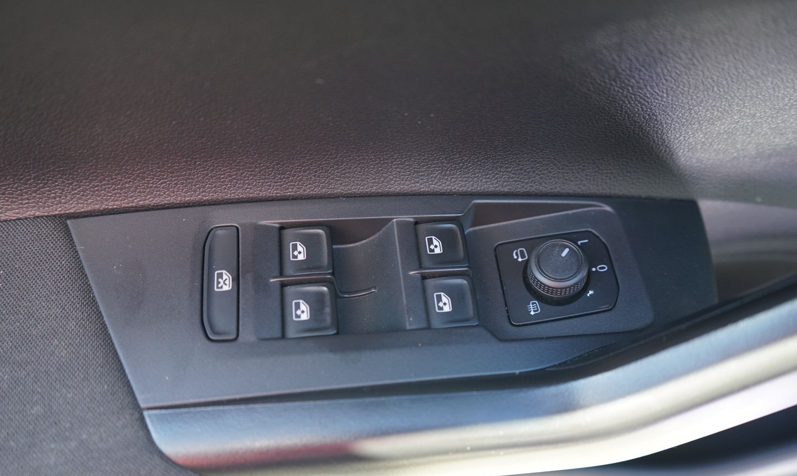 Volkswagen Polo 1.0 TSI DSG Life LED Navi Kamera ACC DAB foto 24