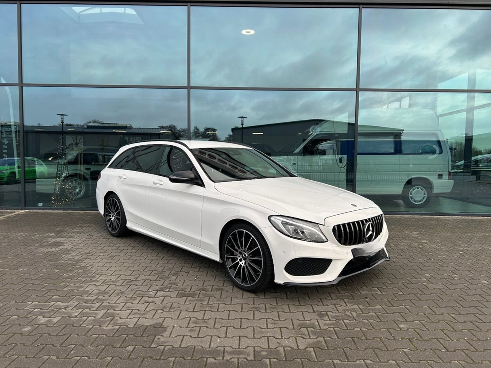 Mercedes-Benz C200 T AMG-Line Night LED Kamera Burmester 19" foto 3